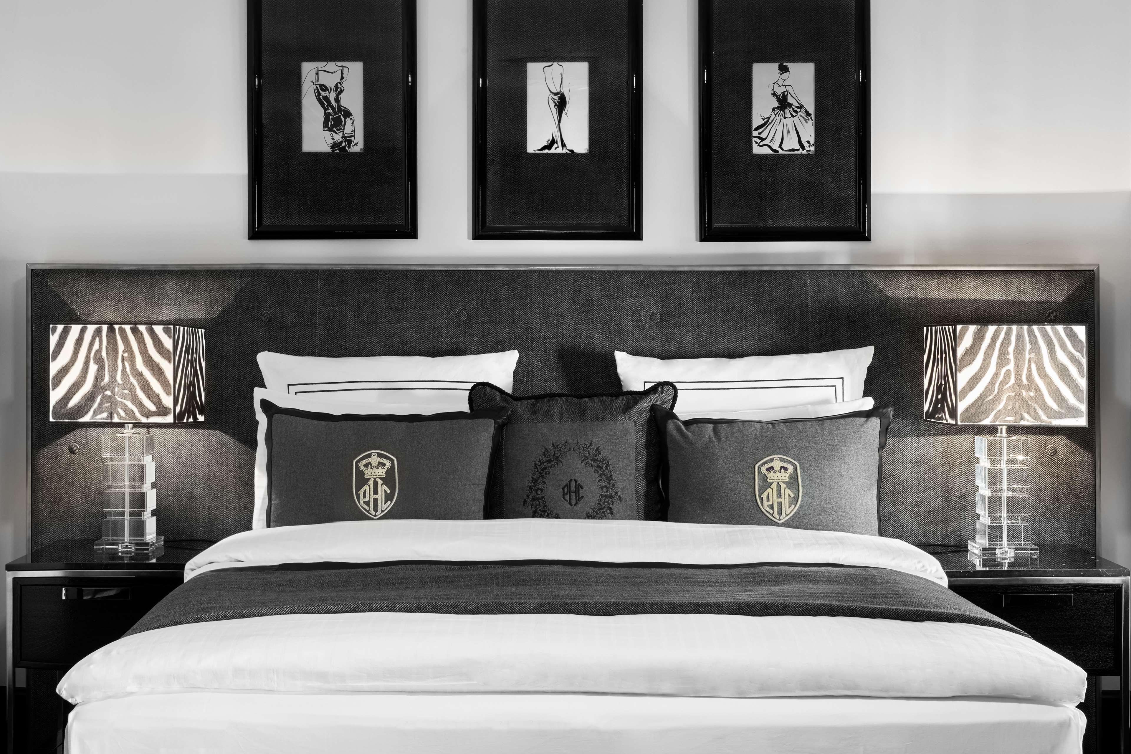 Schlosshotel เบอร์ลิน ภายนอก รูปภาพ A bedroom at the hotel