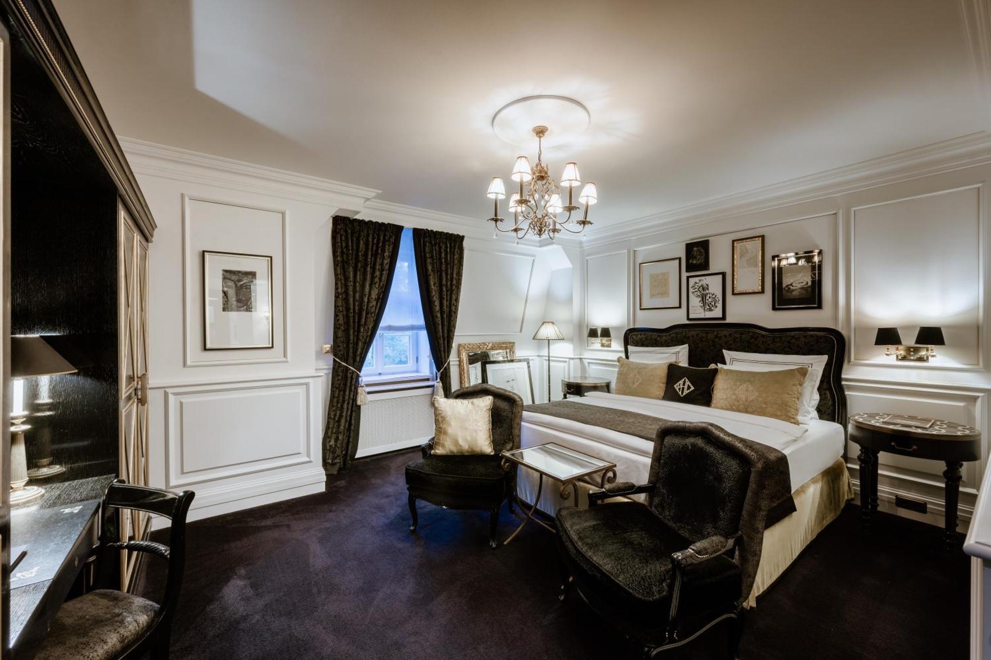 Schlosshotel เบอร์ลิน ภายนอก รูปภาพ A suite at the hotel