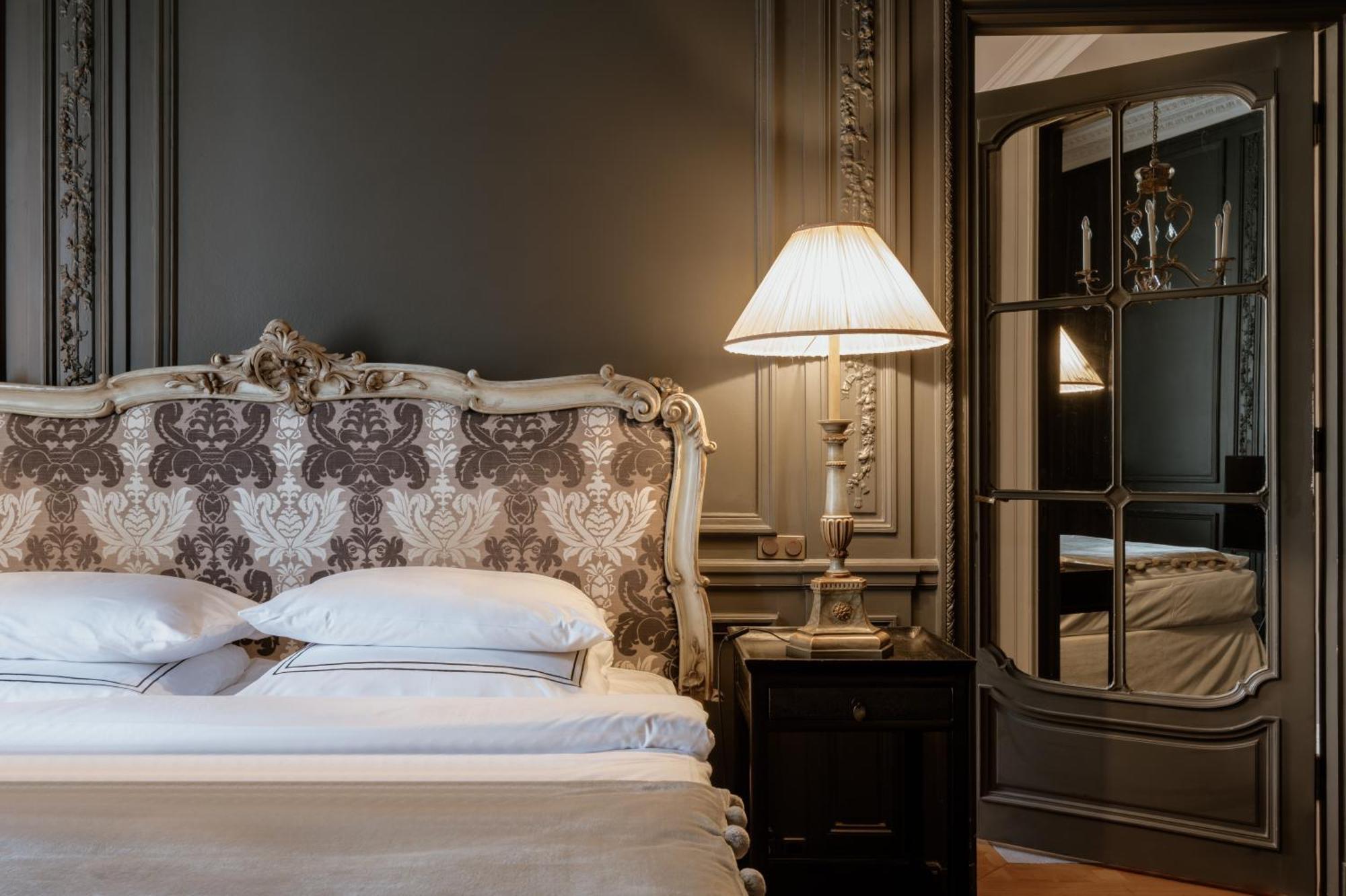 Schlosshotel เบอร์ลิน ภายนอก รูปภาพ A bedroom at the hotel