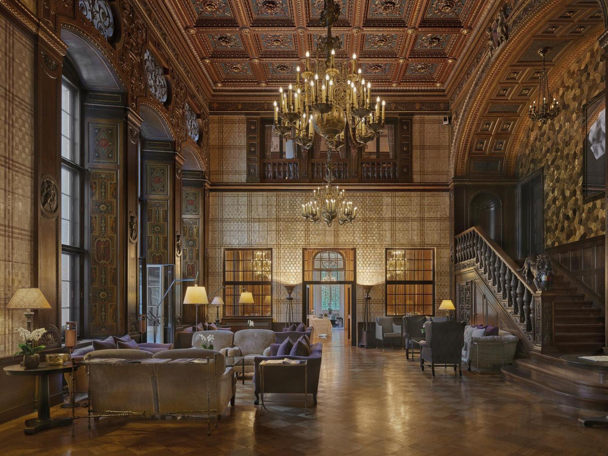 Schlosshotel เบอร์ลิน ภายนอก รูปภาพ The lobby of the hotel