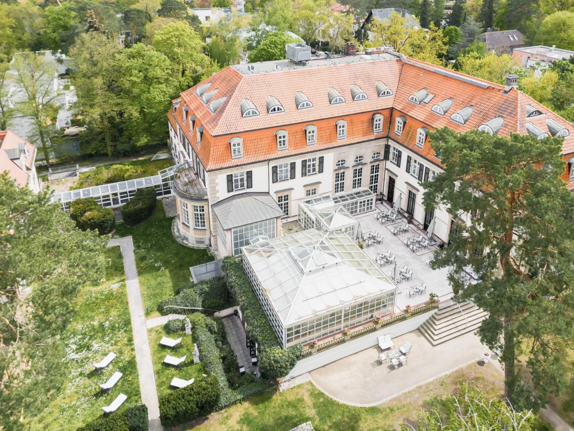 Schlosshotel เบอร์ลิน ภายนอก รูปภาพ Aerial view of the German National Museum of Music