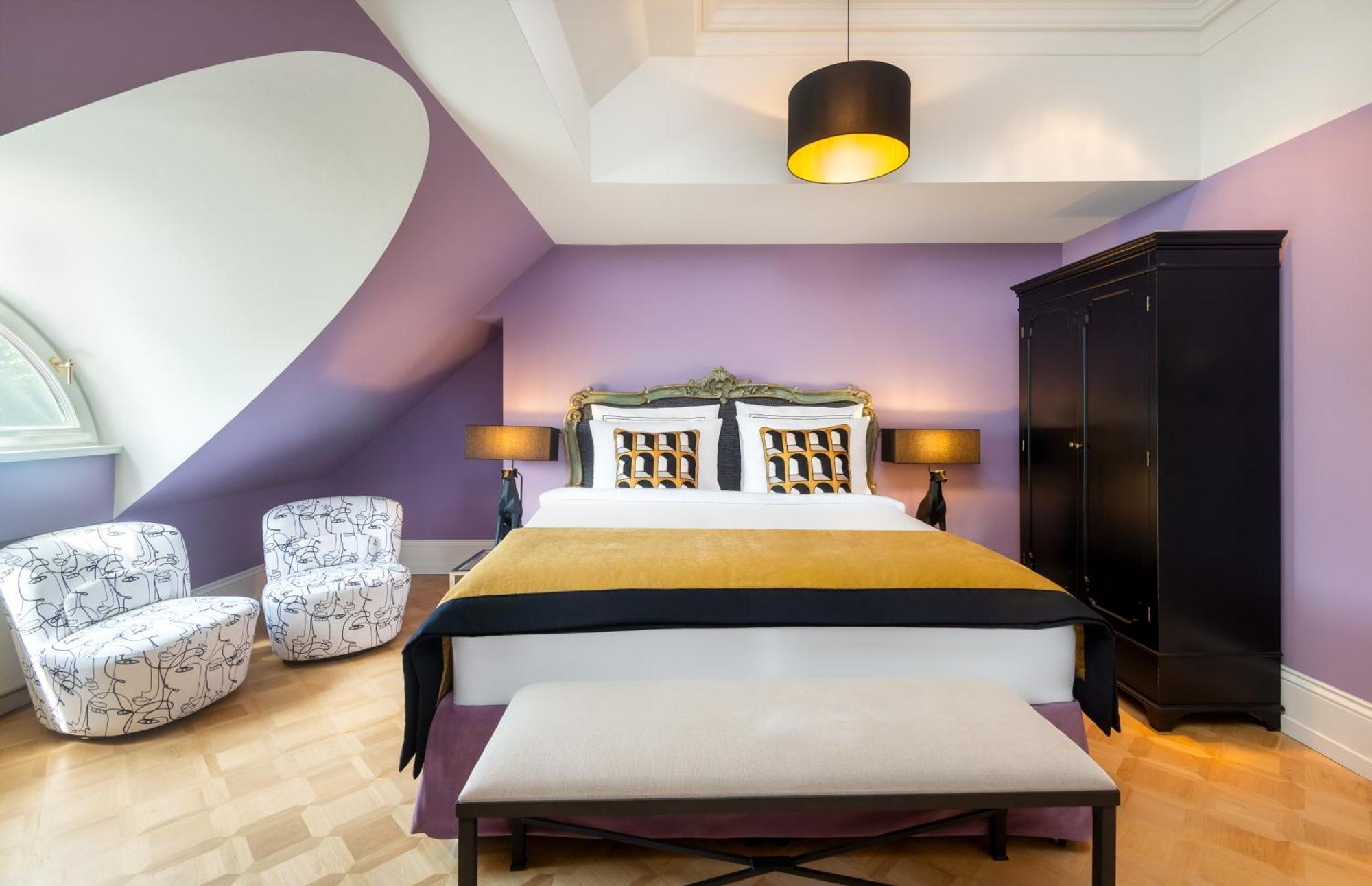 Schlosshotel เบอร์ลิน ภายนอก รูปภาพ A bedroom at the hotel